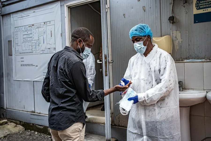 Países-sede da Copa do Mundo organizam protocolos de segurança em meio a surto de Ebola