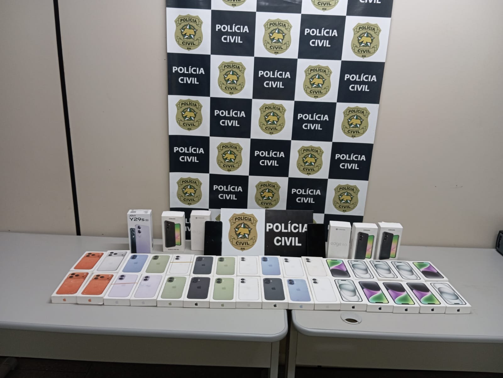 Carga de celulares roubada após saída do aeroporto é recuperada pela Polícia Civil no RN