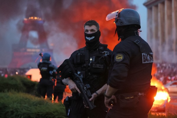 Polícia da França prende 780 pessoas após título do PSG na Champions League