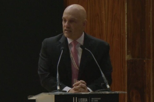 Moraes cita “abuso criminoso” da liberdade de expressão e cobra regras para plataformas