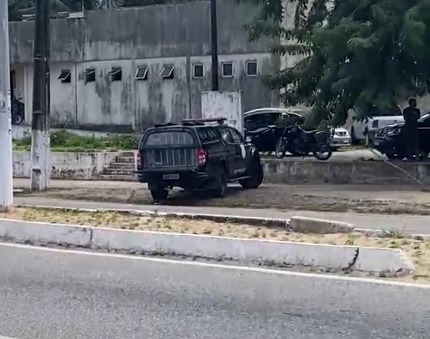 'Fantasma' dá sumiço em policiais penais e foge da Delegacia de Plantão da zona Norte de Natal