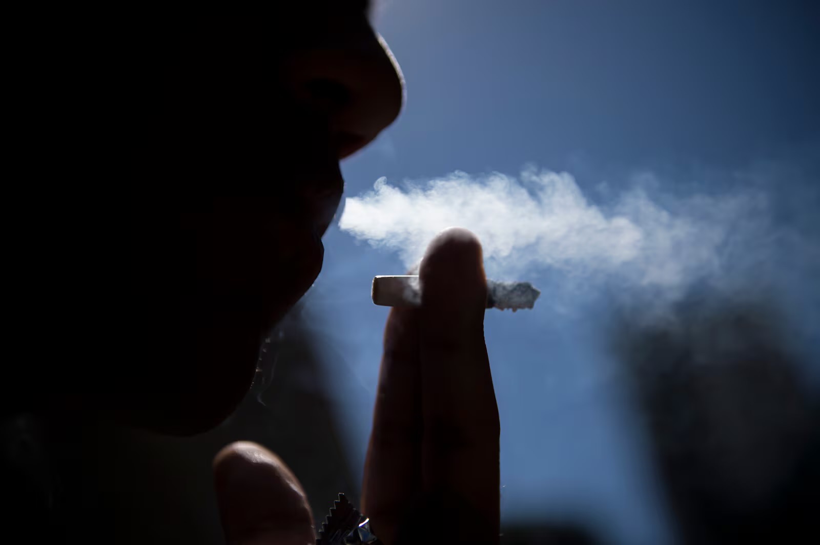 Refrigerantes, álcool e cigarros vão ficar mais caros com novo imposto em 2027