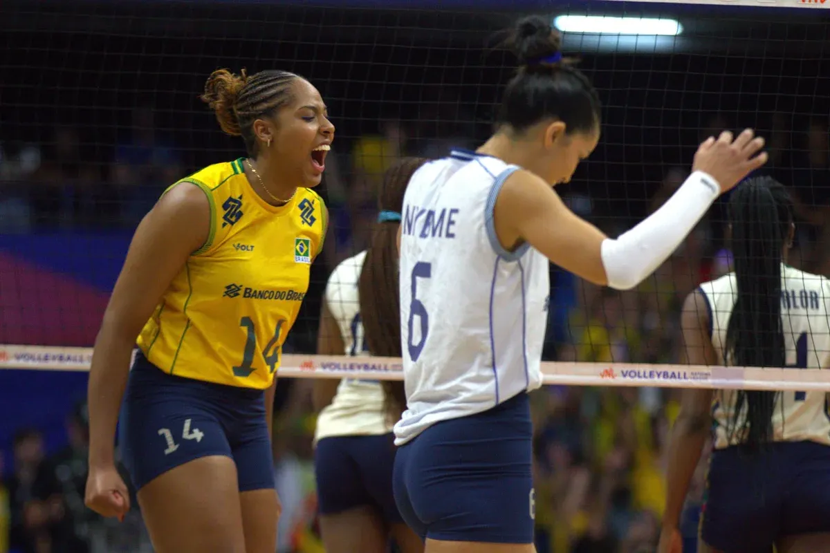 Seleção feminina de vôlei vence a Itália e encerra invencibilidade de 39 jogos