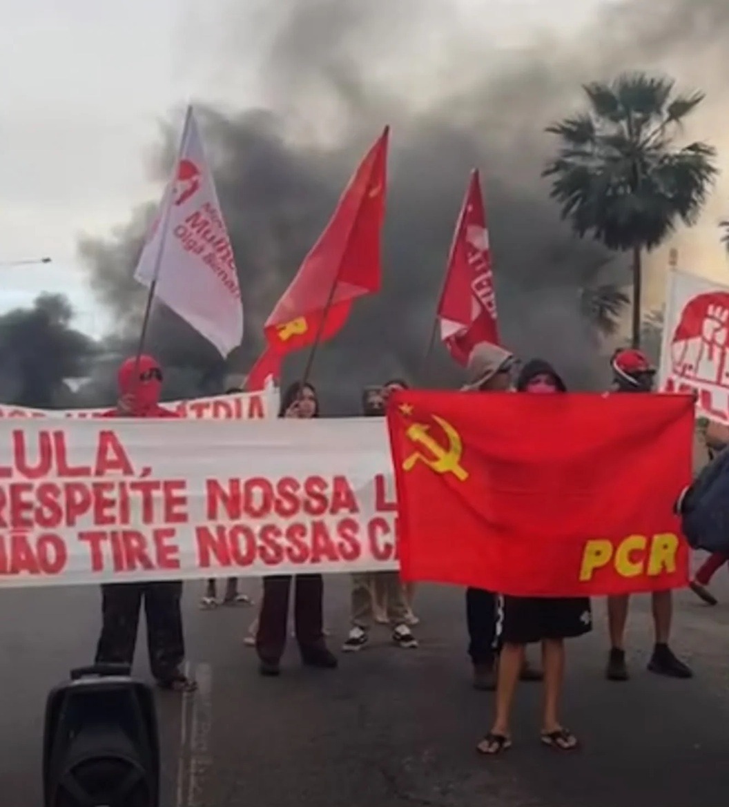 VÍDEO: Marginal da BR-101 é interditada durante protesto na Zona Sul de Natal