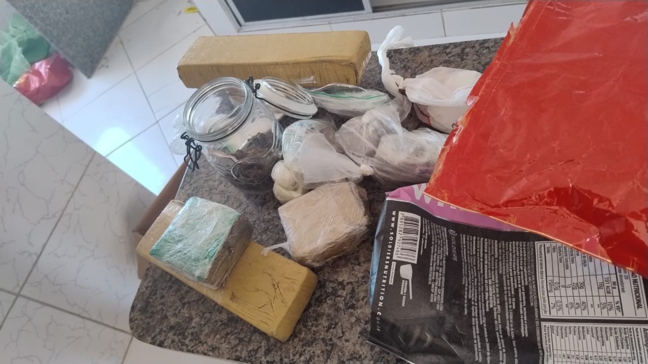 Suspeito é preso após polícia encontrar apartamento com drogas avaliadas em R$ 85 mil em Caicó