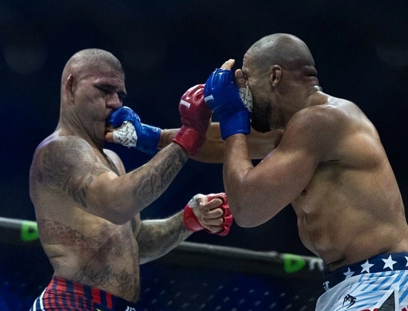 UFC Casa Branca: Poatan é nocauteado, perde cinturão e frustra show brasileiro diante de Trump
