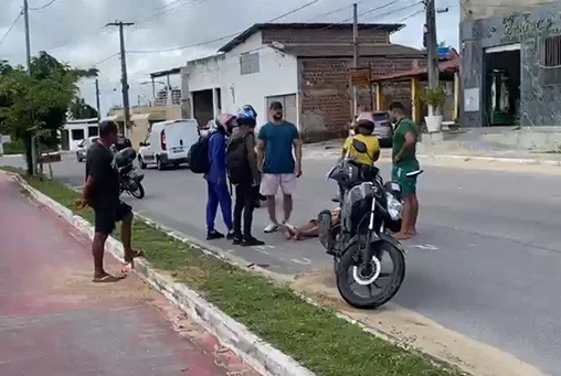 Colisão entre motos deixa dois feridos na Avenida Moema Tinôco