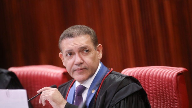 Nunes Marques será relator de ação de Flávio contra Lula no STF