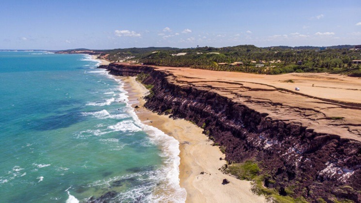 Após chuvas, Praia de Pipa registra novo caso de deslizamento de falésia