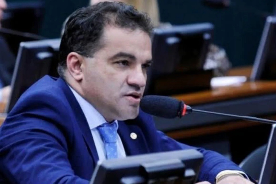 PF mira deputado do PL em operação contra corrupção