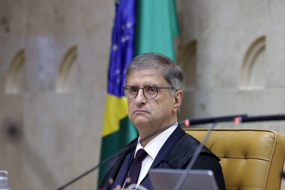 PGR afirma que arma de Bolsonaro não indica falta disciplinar do ex-presidente