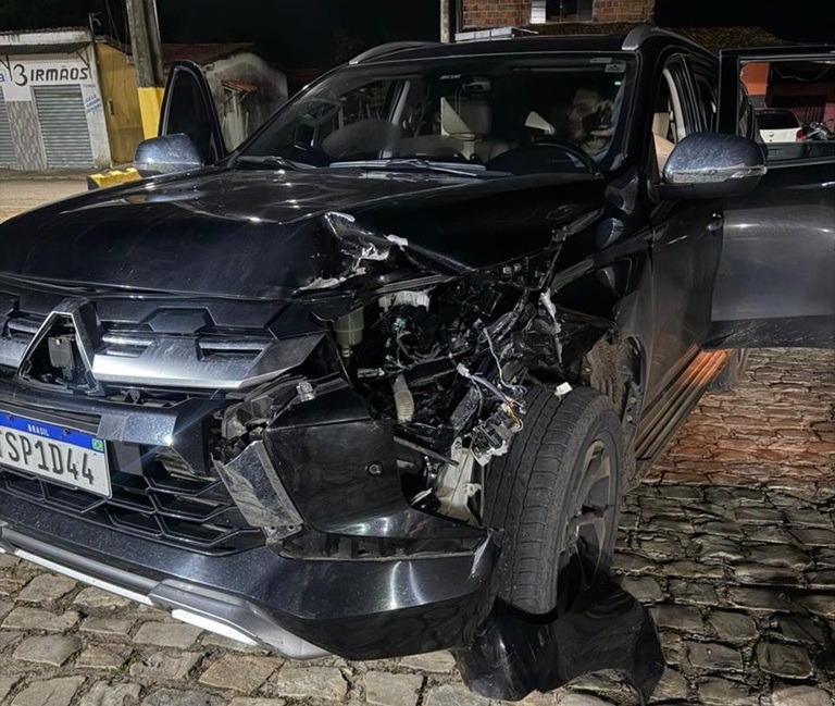 Prefeita de Pau dos Ferros sofre acidente na BR-101 ao voltar de evento do PSD Mulher