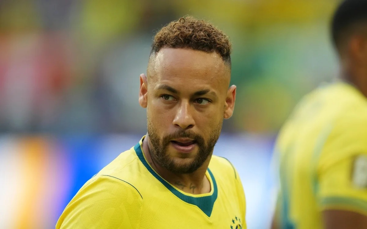 Detalhe em noite de folga de Neymar vira assunto nas redes: sem aliança