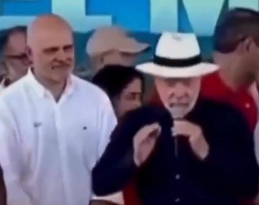 [VÍDEO] Erro de cálculo impede chegada da água durante inauguração de obra no interior do RN e Lula sugere que...