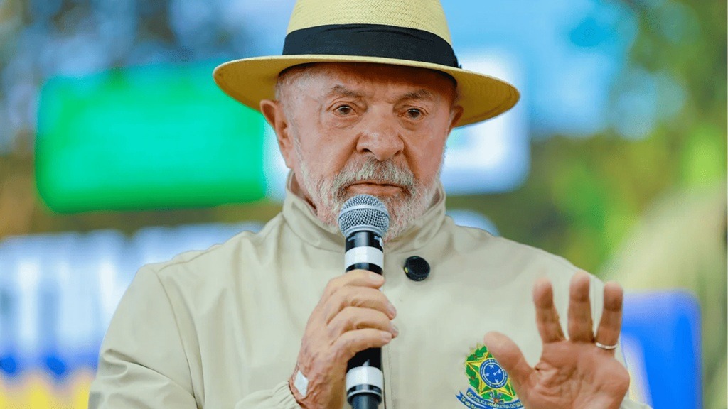 Lula turbina 'pacote de bondades' antes de eleições