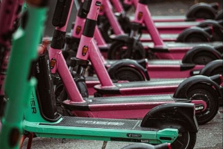 Empresa de aluguel de patinetes é condenada a indenizar consumidor por falha em equipamento em Natal