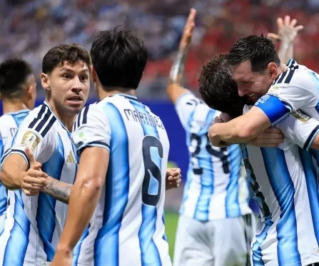 Messi se redime, comanda virada histórica e Argentina elimina Egito da Copa