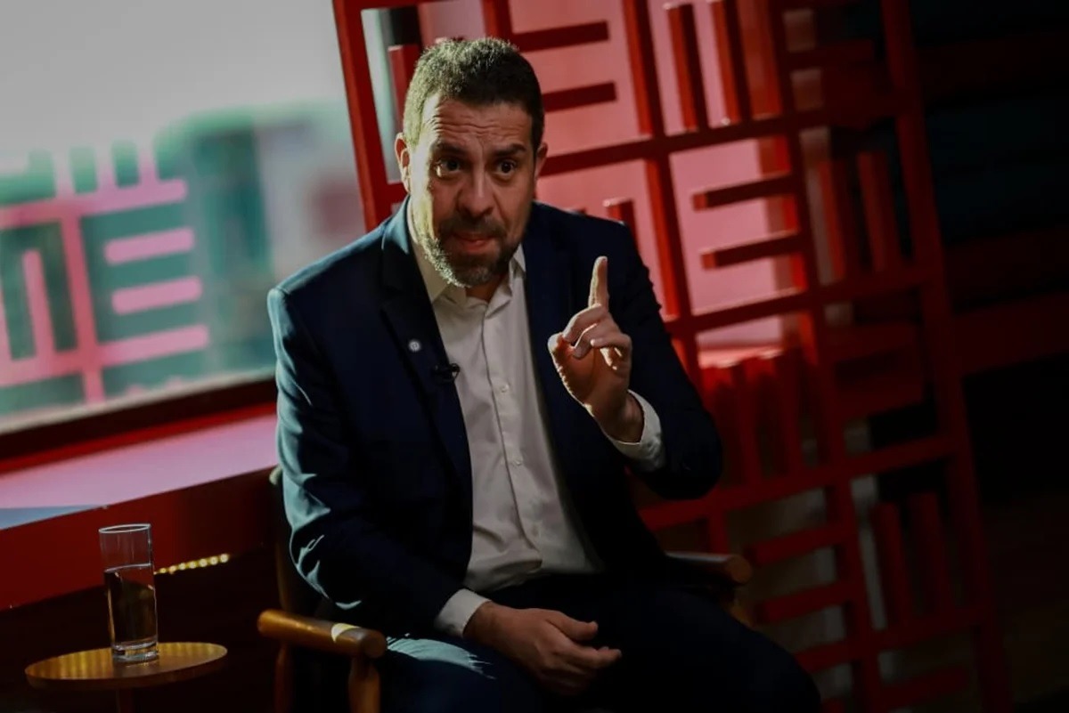 Boulos diz que eleição de 2026 será "Lula contra Trump", e não contra Flávio Bolsonaro
