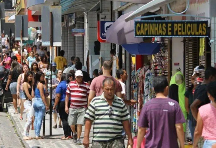 Governo muda regras de trabalho do comércio em feriado; veja como fica