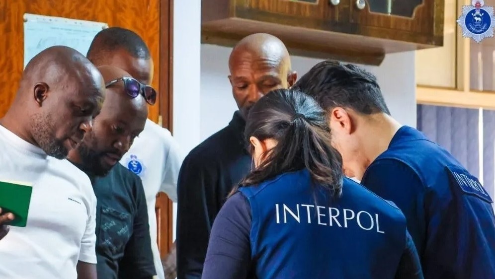 Operação global descobre falsa delegacia da Polícia Federal brasileira na África