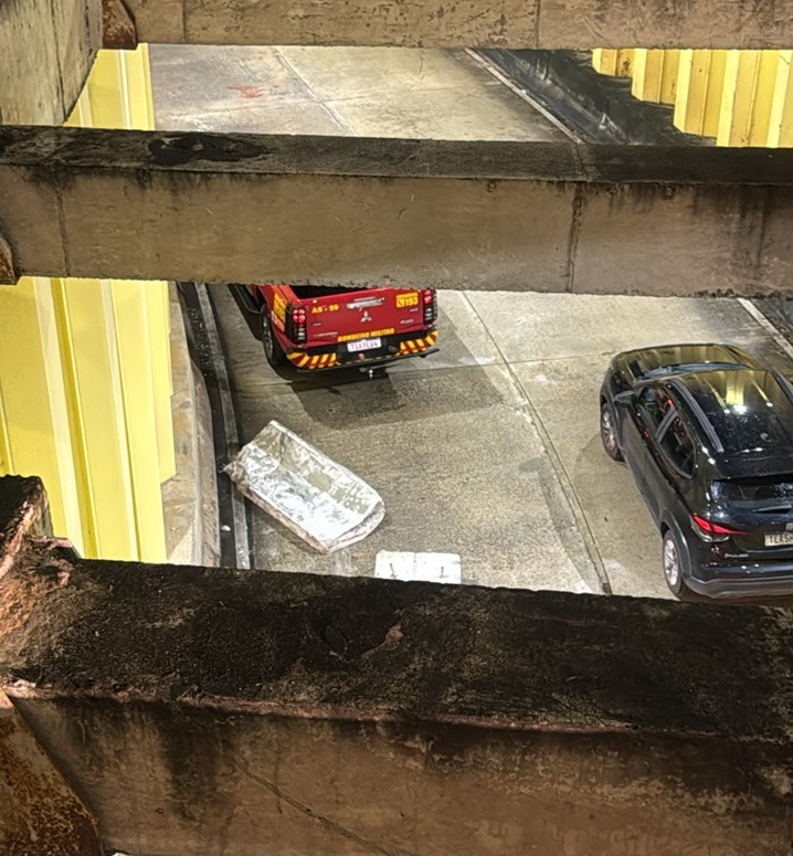 VÍDEO: Motorista passa mal, perde controle e destrói proteção de túnel em Natal