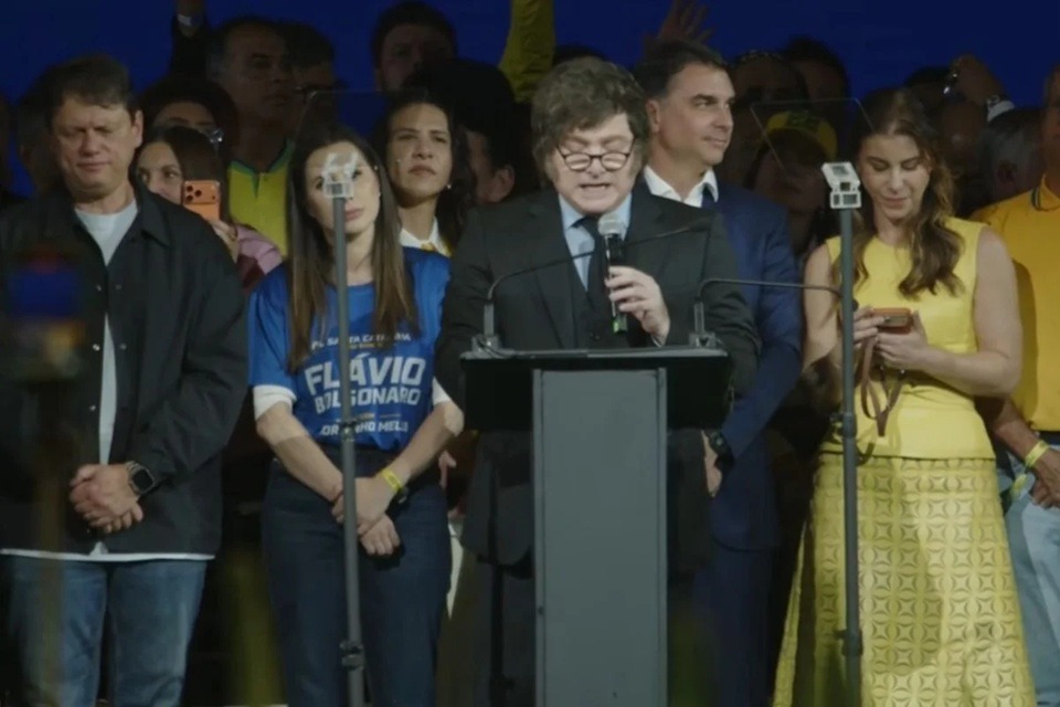 Durante convenção do PL, Milei chama Moraes de “lixo careca” após proibição de visita a Bolsonaro; ASSISTA