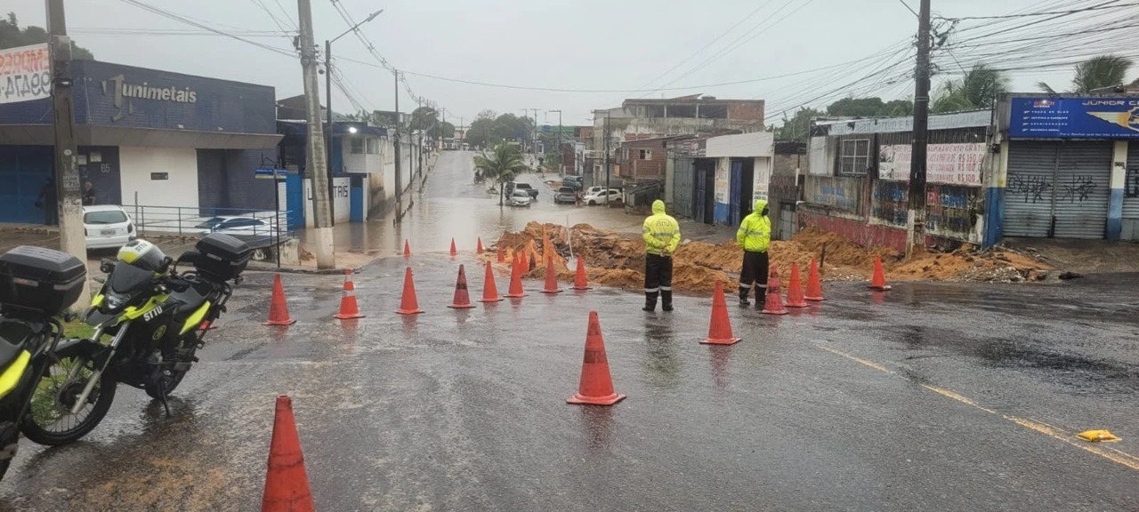 Itinerário de ônibus são alterados para obras na avenida Solange Nunes, na zona Oeste