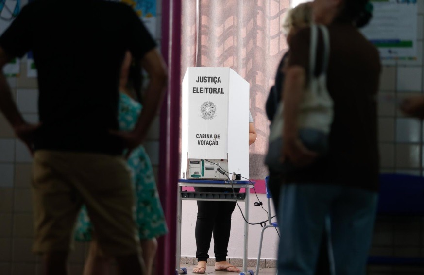 Brasileiros acima de 60 anos lideram interesse pelas eleições presidenciais de 2026, mostra pesquisa Nexus/BTG