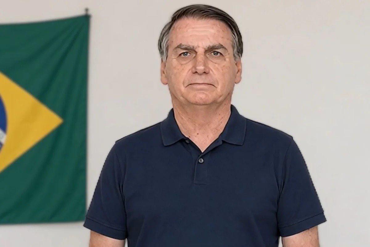 Flávio cita máscaras de Lula para rebater ação do PT sobre vídeo de IA