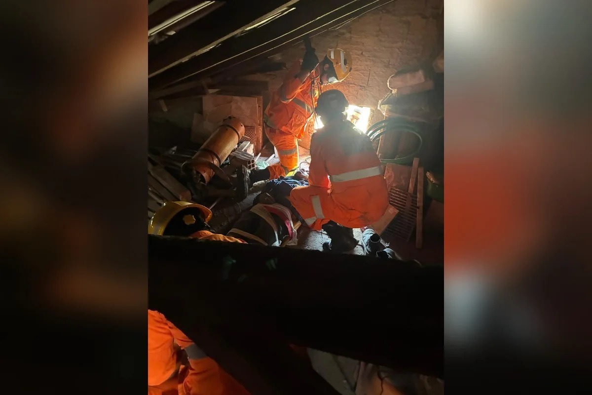 Caixa d'água explode e deixa dois trabalhadores feridos