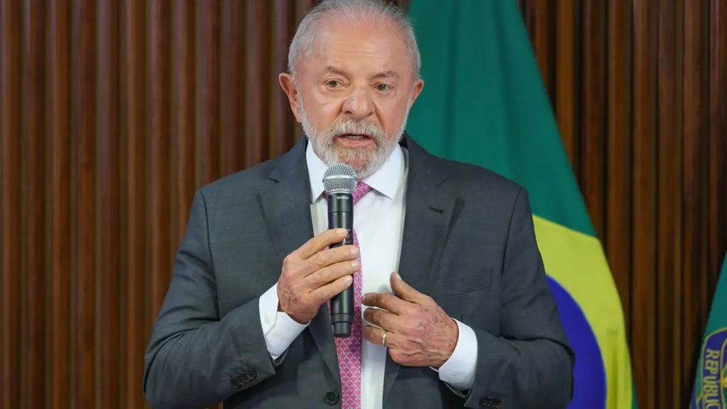Governo Lula acusa EUA de interferência eleitoral e repudia cancelamento de visto de embaixadora