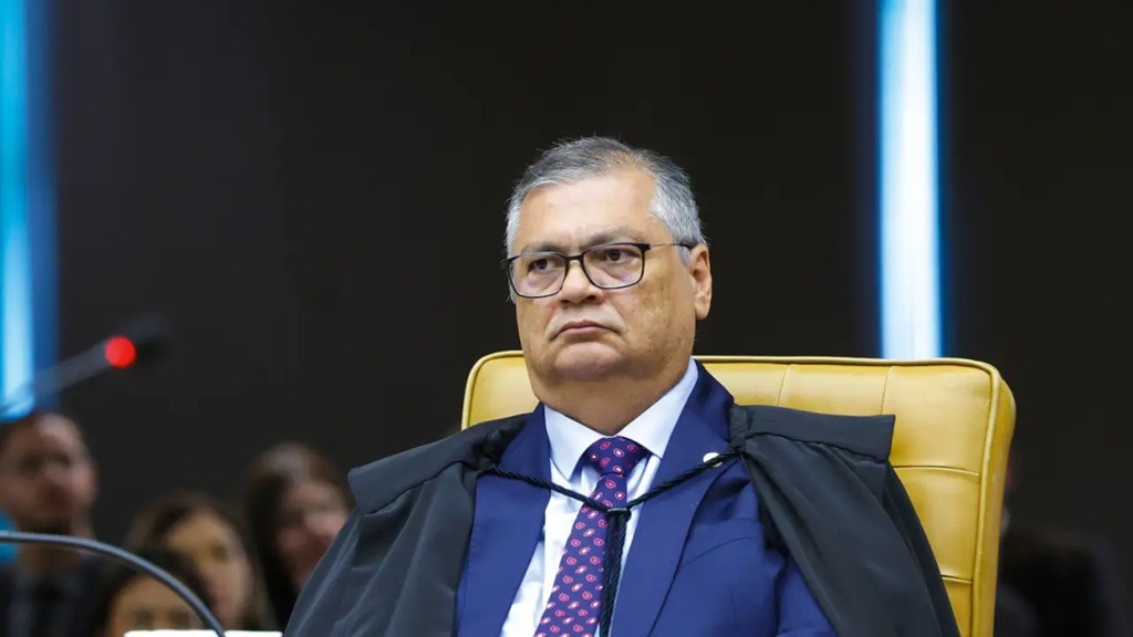 Dino autoriza terceiro inquérito contra Lulinha; suspeita é de corrupção e tráfico de influência no governo