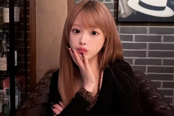 Influenciadora japonesa de K-pop é encontrada morta aos 26 anos em casa 