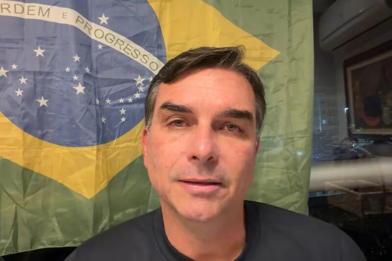 [VÍDEO] “Só sabem jogar sujo”: Flávio Bolsonaro denuncia fraude após aparecer filiado ao Missão