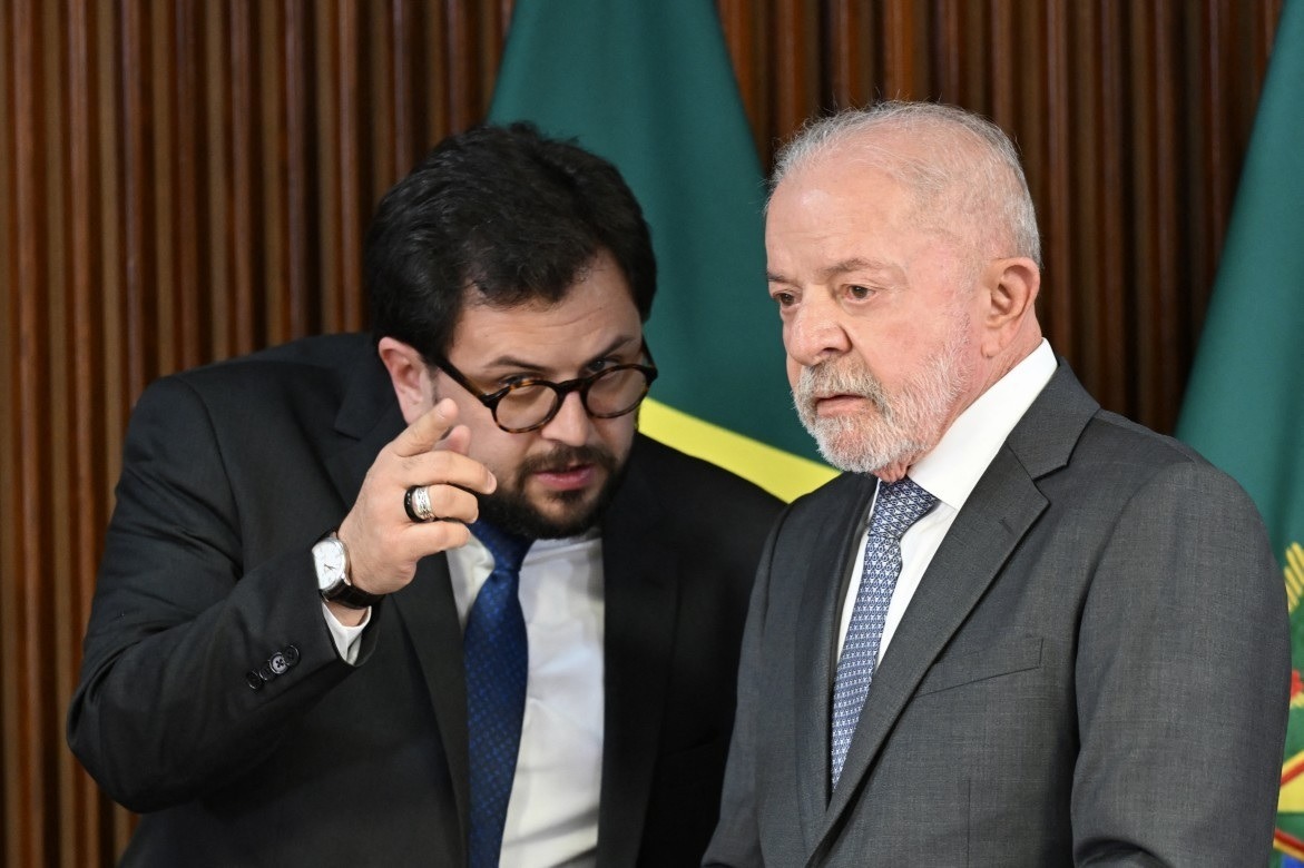 PF descobre que lobista do Careca do INSS comprou duas joias para ex-chefe de gabinete de Lula