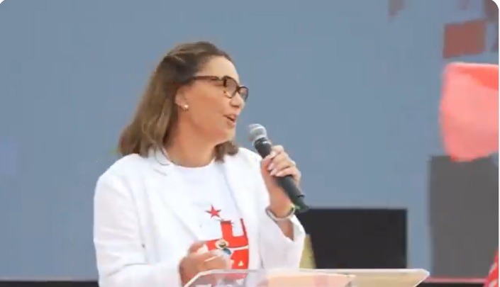 [VÍDEO] "Estão querendo me prejudicar": Janja dá bronca em equipe de som durante evento de Lula