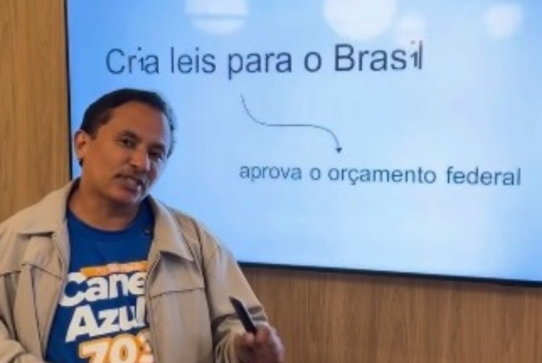 Caneta Azul dá “aula” sobre função de deputado nas redes sociais