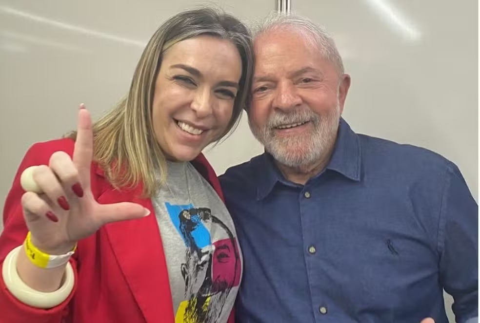 Lula diz que fotos não indicam vínculo com lobista