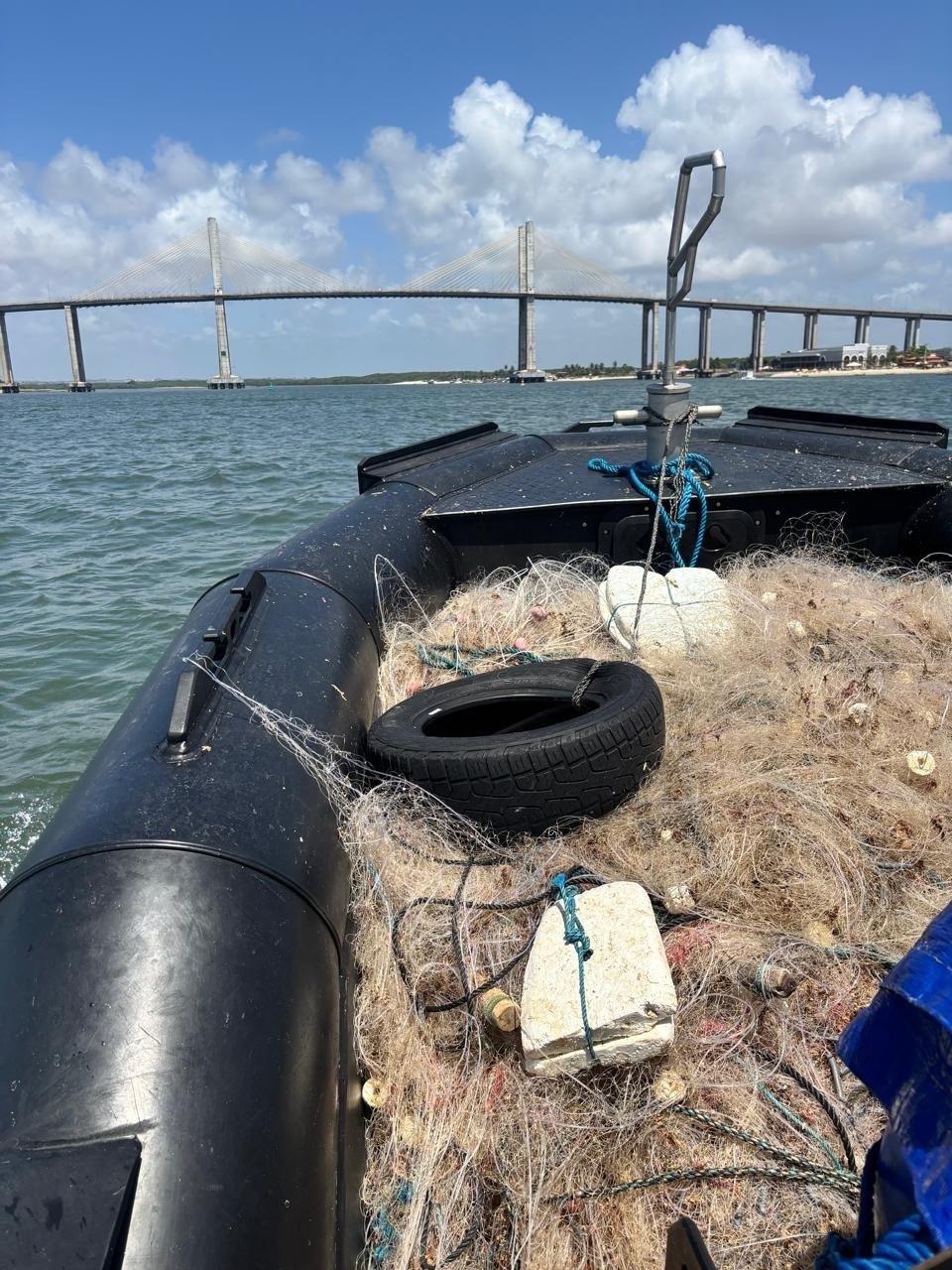 Operação apreende mais de 4 mil metros de redes usadas na pesca ilegal de lagosta no RN