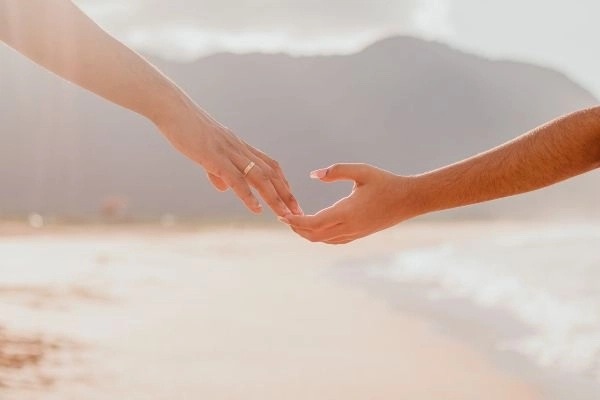 Casal obrigado a pagar R$ 6 mil extra para casamento em Pipa sob ameaça de corte de energia será indenizado