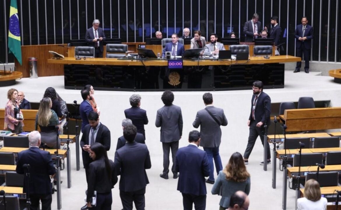 Câmara aprova fim da “taxa das blusinhas”