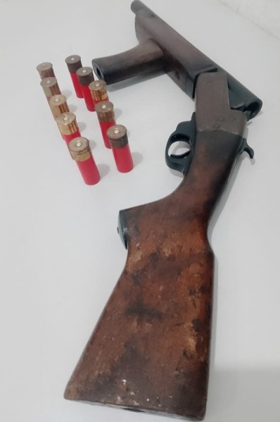 PM apreende arma artesanal e munições durante barreira em Ceará-Mirim