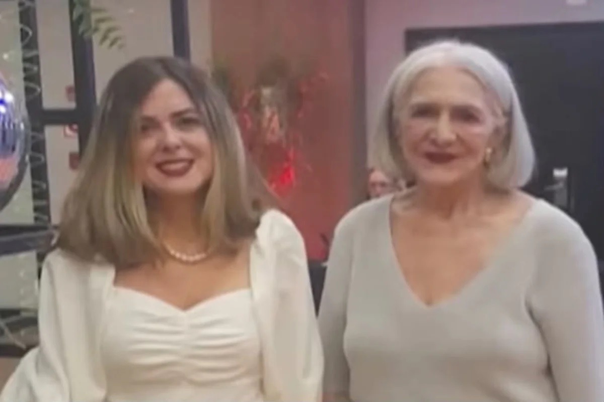 [VÍDEO] Câmera mostra momento em que filha dá diversas facadas na mãe