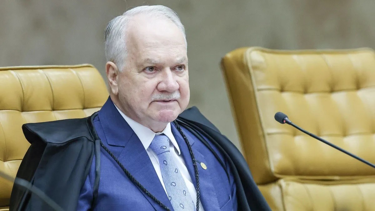 Fachin dá 24h para Mendonça retirar sigilo total do caso Master