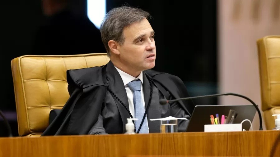 Mendonça nega posse de celular de Vorcaro, mas Zanin insiste em acesso a arquivos
