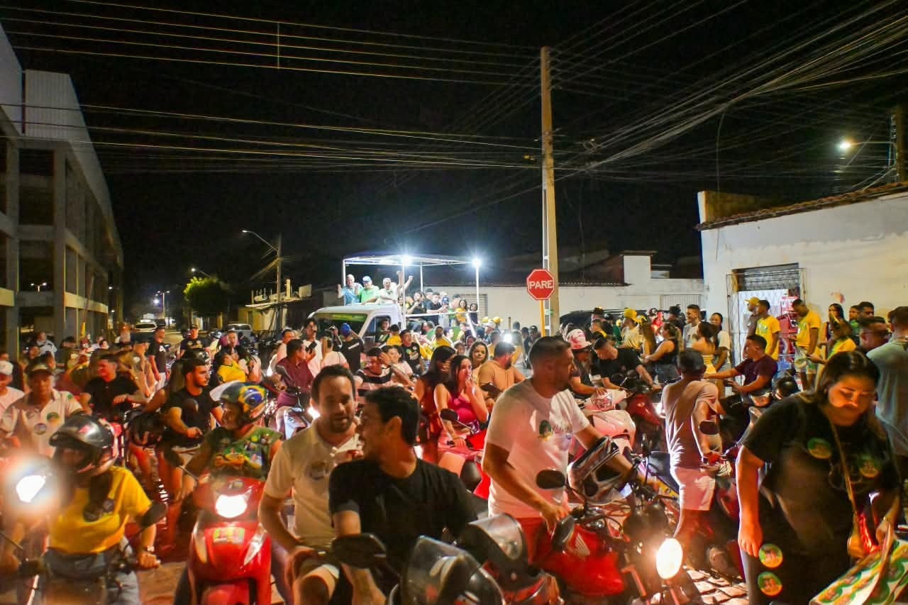 Em Mossoró, multidão vai as ruas em grande mobilização com Coronel Hélio, Álvaro, Cabo Deyvison e Jorge do Rosário