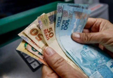 Doações de pessoas físicas para partidos e candidatos ultrapassam R$ 400 milhões