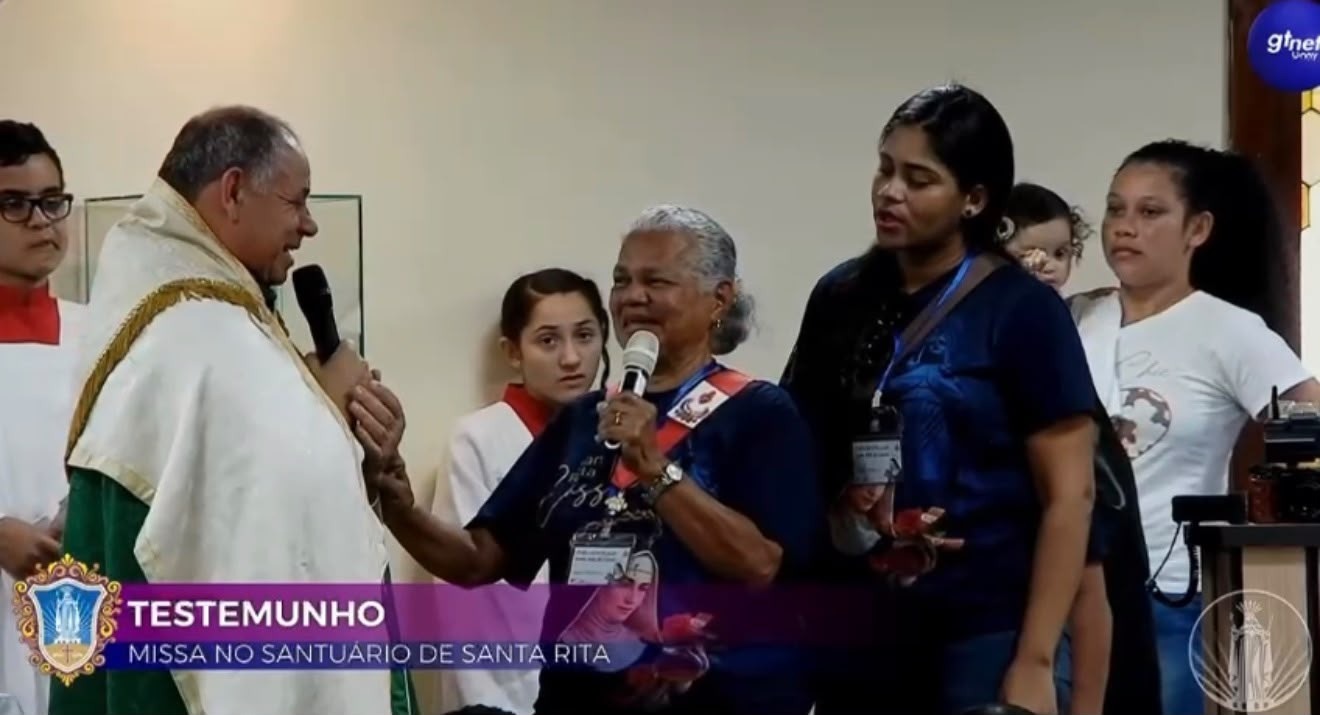 [VÍDEO] Durante agradecimento em missa no RN, mulher diz: “Ele morreu e deixou uma boa pensão”