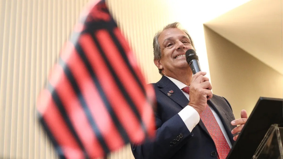 Presidente do Flamengo critica fim das bets: "Como vou pagar o Paquetá?"