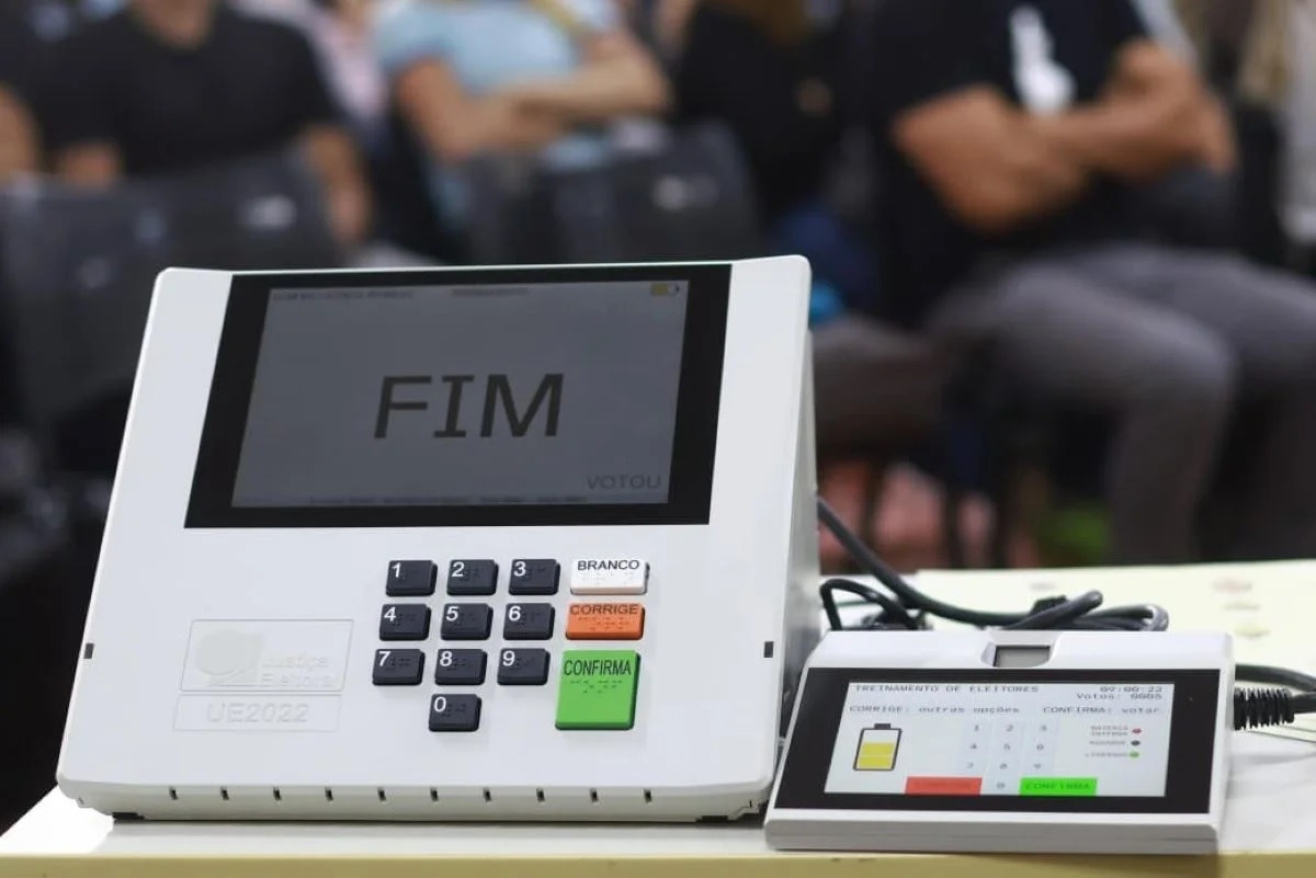 Propaganda eleitoral no rádio e TV acaba nesta quinta-feira (1º); veja o que pode e o que é proibido